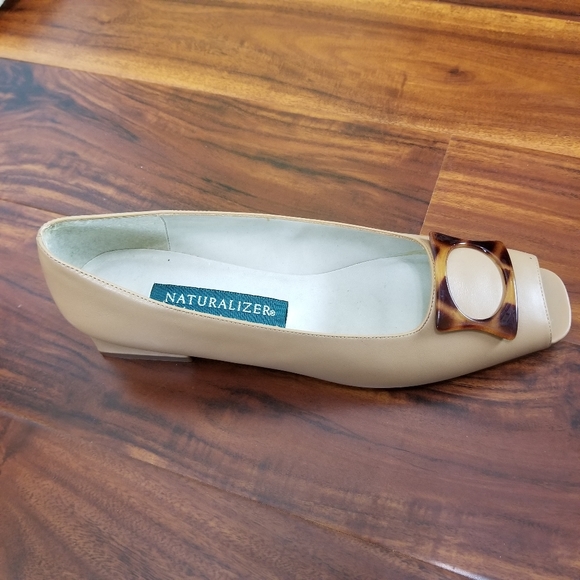 Naturalizer Comfort Womens Beige Leather Shoes Tortoise Shell Peep Toe Sz 8 N - Picture 1 of 7
